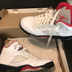 Air Jordan Retro 5 Sz 5Y